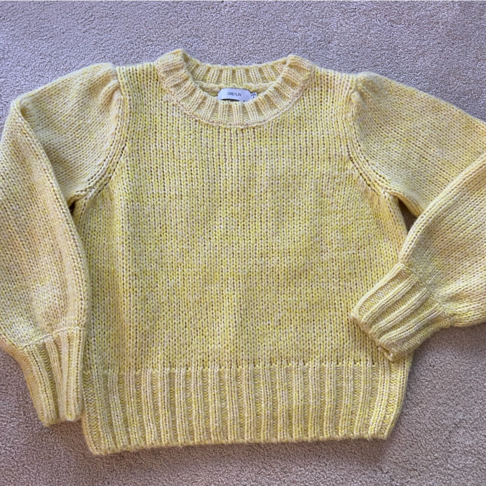 Anthropologie- Graylin yellow short hem bubble sleeve sweater.